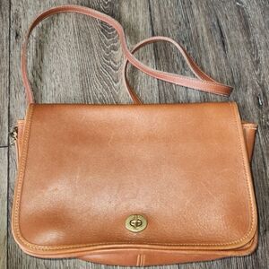 COACH Leather Purse British Tan Color Made USA VINTAGE 1970s